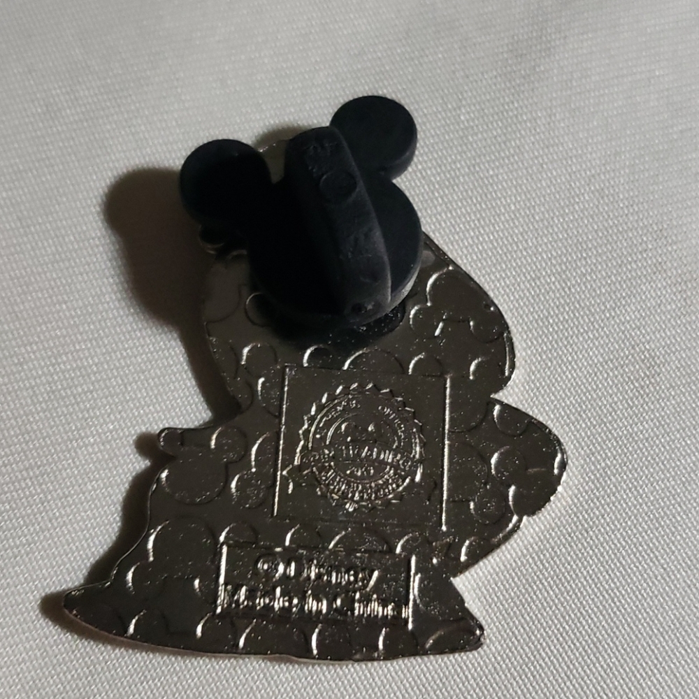 Adorable Mulan Pin - Picture 2 of 2